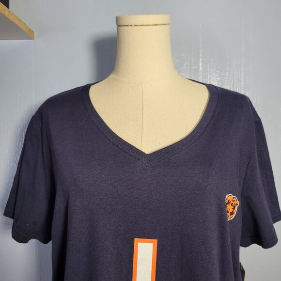 NFL Team Apparel Woman's Extra Large Navy Chicago Bears "Fields" V Neck T-Shirt - Picture 2 of 11